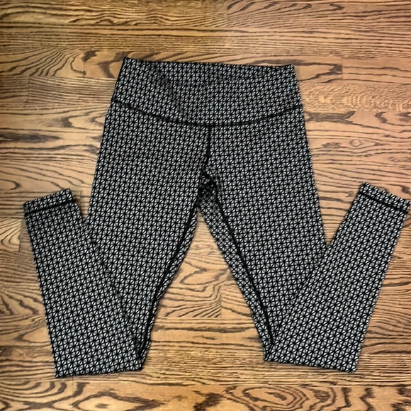 Lululemon leggings - Picture 1 of 3